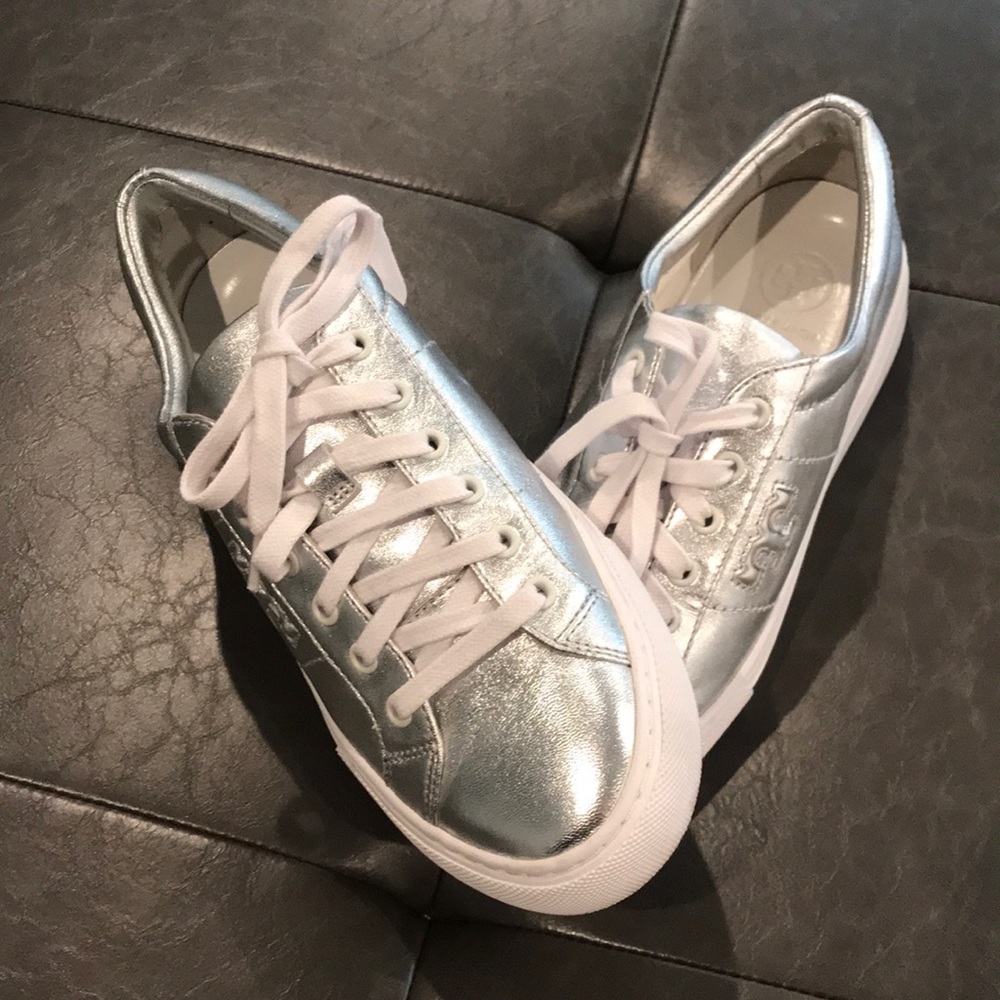 Tory Burch leather silver lace up shoe size 7.5 - Picture 5 of 8